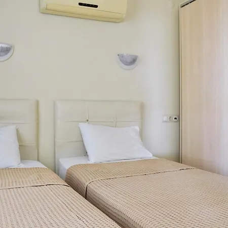 Airport Club Onat Garden Tatil Koeyue アパートホテル