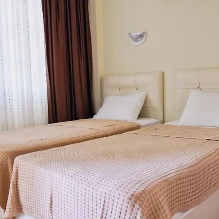Airport Club Onat Garden Tatil Koeyue *